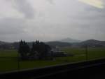 Hier f�hrt der T�hoku-Shinkansen ( Shinkansen in den Nordosten ) durch einen ...