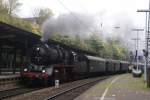 50 3655 mit einem Sonderzug bei der Ankunft in Wuppertal ...