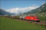 Die Innsbrucker 1216 002 (E190 002) (9181 1216 002-6) bringt ...