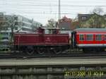 BR 364 Eine Art Mitzieher entstand als ich am 27.10.2008 364 858-1 beim Rangieren in Ulm Hbf festhalten konnte. Sie hatte die Aufgabe eine Silberling-Garnitur in die Abstellgruppe zu schieben.