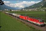 br-1144 11800 Kw f�r diesen 'Modellbahn-Kesselbomber': Die Innsbrucker 1144 216 (9181 1144 216-9)  und die 1116 183 bringen diesen sch�nen Zug vor der Stadtkulisse von Schwaz in Richtung Hall i.Tirol. Pers�nlich gefiel mir dieser Zug am besten... (08.07.2008)