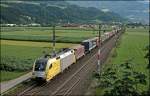 br-182-private Nach �ber 3 Stunden kommt die ES64U2-029 mit einem vollen KLV-Zug vom Brenner zur�ck und wird erneut von einigen Fotografen auf den Chip gebannt. (08.07.2008)
