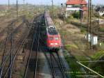 140 012 kommt mit einem G�terzug in den Rbf Halle/Saale ...