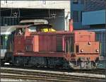 Am 30.07.08 rangiert die Diesellok 18414 mit Personenwagen im Bahnhof ...