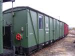 Dieser sch�ne Schmalspur-Bahndienstwagen steht im Bahnhof Freital Hainsberg. (03.10.08)  ...