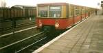 S-Bahn Berlin Eine Berliner S-Bahn nach Straussberg Nord der Baureihe 476 im April 1999 in Fredersdorf.