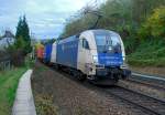 wiener-lokalbahnen-ag Herbst im Wienerwald. Wiener Lokalbahnen AG Dispolok ES 64 U2-22 mit Containerzug zwischen Eichgraben-Altlengbach und Unter Oberndorf Richtung Westen. Das Foto ist am 31.10.2008 entstanden.