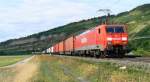 Am 21.8.2008 fuhr 189 058 mit einem Containerzug bei Th�ngersheim ...