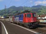 ae-6-6--ae-610 Die Ae 6/6 (610 487) am 27.08.2008 mit einem Kies bei der Durchfahrt in Schwyz.