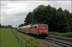 BR 111 mit Zugen 111 017 (9180 6 111 017-0 D-DB) bringt bei Vogl den RE 3009 'M�nchen-Salzburg-Express' von M�nchen Hbf nach Salzburg Hbf. (09.07.2008)
