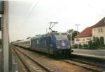 BR 101 Werbelokomotiven THW 101 014 im August 2005 im Ostseebad Binz.