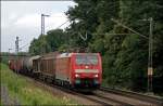 189 029 schleppt einen gemischten Frachtzug vermutlich zum Rangierbahnhof Salzburg-Gnigl. ...