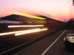 Der 612er als RE nach Hof rauscht im Abendlicht des ...