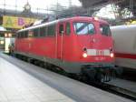 Die 110 321-7 nach der Ankunft mit ihrem IC aus ...