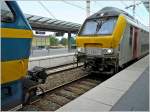 BR 27 W�hrend der Zug aus Blankenberge schon in Br�gge wartet, kommt die Einheit aus Knokke dort an und durch die automatische Kupplung werden die beiden Z�ge miteinander verbunden. 13.09.08 (Jeanny)