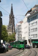 strasenbahn-basel-bvb-blt Unbekannter Verband zweier GT6 erklimmen vor dem Bahnhof SBB die steigung.