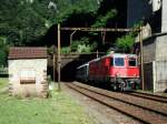 Re 4/4 II 11221 mit IR nach Locarno am 25.07.2008 ...