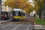 Berlin, 18.10.2008, MetroTram M10 nach Nordbahnhof an der Haltestelle Arnswalder ...