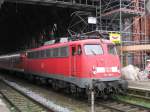 br-110-bugelfalte 110 488 mit plattgedr�ckter B�gelfalte ist am 03.11.2008 in Bremen Hbf angekommen. Sie sieht auf Grund ihrer pltten Front etwas merkw�rdig aus. Auch sie hat die neue Nummer schon auf den Seiten erhalten.