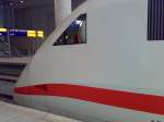 Dieser ICE f�hrt t�glich nach Berlin Ostbahnhof vom Flughafen Bahnhof ...
