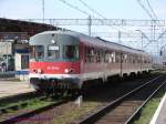 br-624--634-db-vt-23--24- Der Dieseltriebzug SA110-04 (=ehemals DB 624 675) f�hrt aus Szczecin (Stettin) kommend nach Halt in Stargard weiter nach Szcecinek. 

06.04.2007 Stargard



