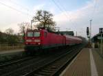 143 028 steht mit der RB nach Lutherstadt Wittenberg im ...