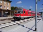 RE 32796 nach Lindau am 27.8.2008 im Bahnhof Mindelheim.  ...