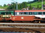 SOB Sudost-Bahn SOB - Dienstschotterwagen Xds 40 48 95-72 239-9 im Bahnhofsareal in Herisau am 03.09.2008