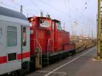 363 440 schiebt die IC-Garnitur am 08.11.08 in den Leipziger ...