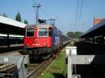 Die Re 4/4 II 11397 ist mit ihrem EC aus ...
