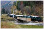 br-1080 In Hieflau hat am 25.10.2008 1080.01 Sdz R 16749 aus Salzburg �bernommen und brachte ihn in weiterer Folge nach Eisenerz. Auf dem Foto �berquert der Zug gerade den Erzbach n�chst Oberjassingau.