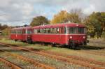 Herbst in Hagenow und die Triebwagen der WEMEG stehen in ...