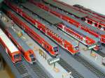 Frontansichten von Triebz�gen und Steuerwagen der DB AG: Gleis 1 ...