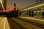 Warten auf den Zug in Wien Meidling 15.11.2008.  ...