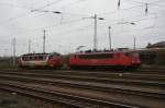 155 191-0 und SU 46-011 am 19.11.2008 im Bahnhof Cottbus ...