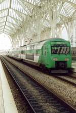Lissabon, 24.01.2001, ein Vorortzug ...  Reinhard Zabel 23.11.2008
