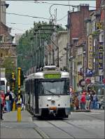 Die Stromabnehmer der Stra�enbahnwagen in Antwerpen sind fast so hoch ...