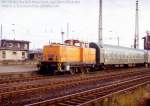 106 855 rangiert den Berliner Schnellzug. Damals war sie noch ... 106 855 rangiert den Berliner Schnellzug. Damals war sie noch ...