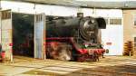 Lok der BR 44 in Arnstadt (Museums-Bw), digitalisiertes APS-Foto, April ...
