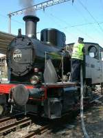 RHB Lok No.3 beim Wasser nehmen,13.05.01 in Heiden  ...