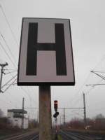 Hinweisschild  Halt  am 6.12.08 ...  Lars Backhaus 10.12.2008