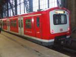 S-Bahn Hamburg 472 009 steht in HH-Dammtor zur Weiterfahrt in ...