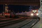 br-1144 1116 183 wartet mit dem OEC auf die Weiterfahrt in Richtung Innsbruck. Auf dem Seitengleis wartet 1144 241 und eine Schwesterlok mit einem G�terzug.