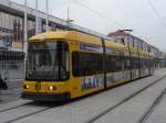 Dresden Strassenbahn Nr.2533 mit Werbung unterwegs auf der Linie 4 ...