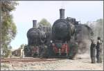 Sonstige In Arbaroba herrscht Hochbetrieb. Die 442.59 und 442.55 bereiten sich auf die Abfahrt nach Asmara vor. (01.11.2008)