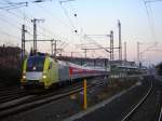 ES64U2-017 mit dem AZ1391 bei der Ausfahrt aus Hildesheim  ...