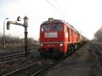 st44-m62 M62-1684 mit einem Kesselzug im R�ckfahrt nach Płock. 11.12.2008 in Mszczon�w.
