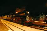 50 3648 vorm abfahrbereiten Sonderzug nach Schlettau, Schwarzenberg 13.12.08  ...