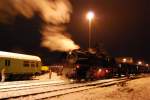 Nachtaufnahmen 65 1049 im Bahnhof Schlettau, 13.12.08