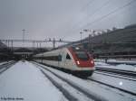 Der RABDe 500 011-2 Blaise Cendars verl�sst am 17.12.08 Luzern ...